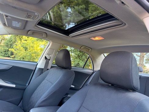 Used 2010 Toyota Corolla FWD image 18