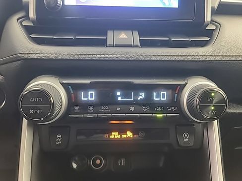 Used 2025 Toyota RAV4 XLE AWD/4WD image 35