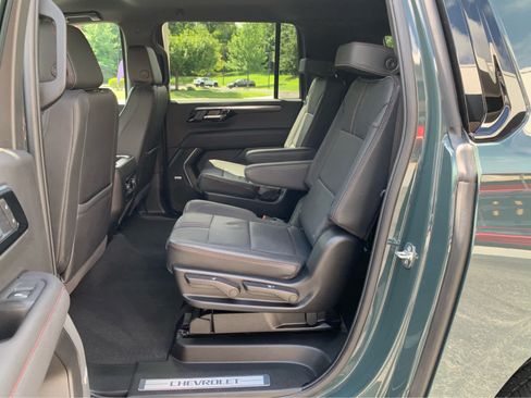 Used 2026 Chevrolet Suburban RST w/ Comfort Package AWD/4WD image 24