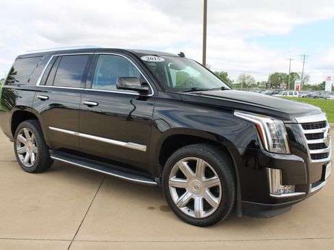 Used 2015 Cadillac Escalade Luxury AWD/4WD image 3