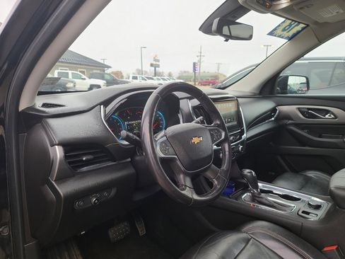 Used 2018 Chevrolet Traverse LT image 8