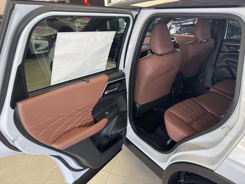 New 2025 Mitsubishi Outlander SEL image 19