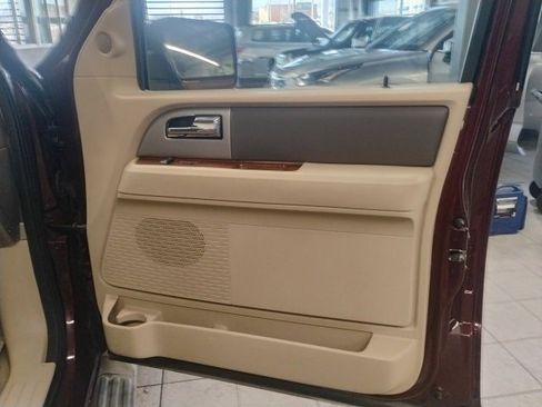 Used 2010 Ford Expedition Eddie Bauer image 16