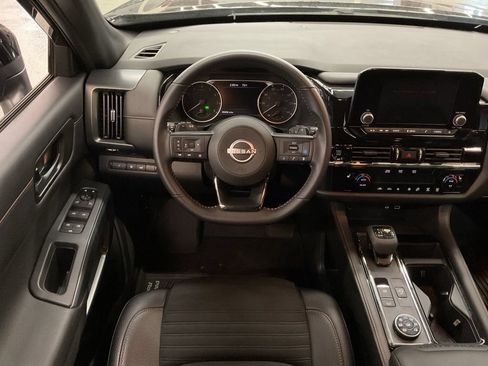 Used 2025 Nissan Pathfinder Rock Creek AWD/4WD image 15