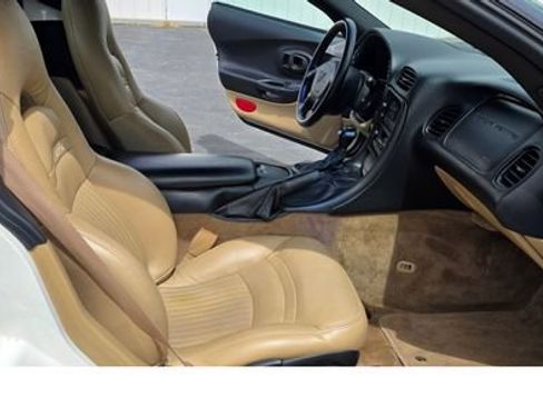 Used 2002 Chevrolet Corvette Convertible w/ Preferred Equipment Group2 RWD image 10