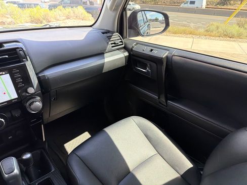 Used 2023 Toyota 4Runner TRD Off-Road Premium w/ Moonroof Package AWD/4WD image 13