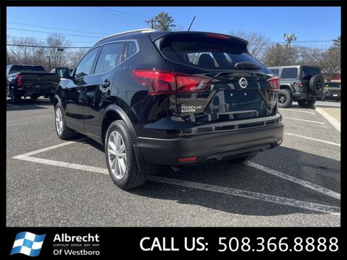 Used 2018 Nissan Rogue Sport SV w/ SV All-Weather Package image 3