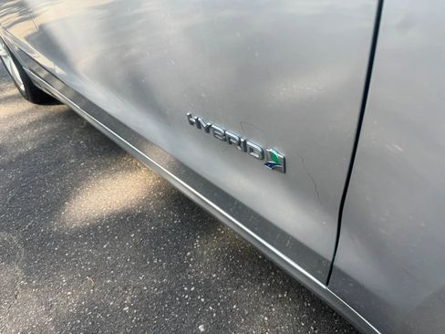 Used 2018 Ford Fusion SE FWD image 17