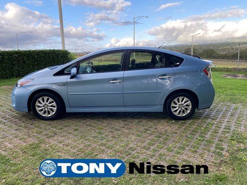 Used 2012 Toyota Prius Plug-In Hybrid image 4