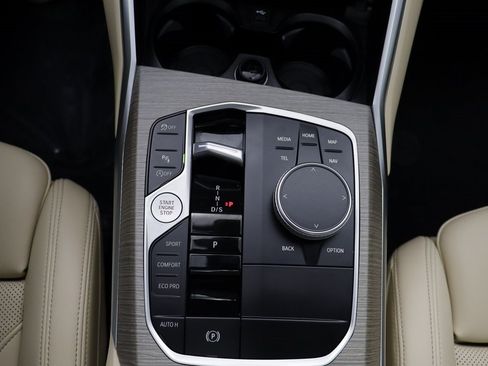 Certified 2025 BMW 330i xDrive Sedan w/ Convenience Package image 11