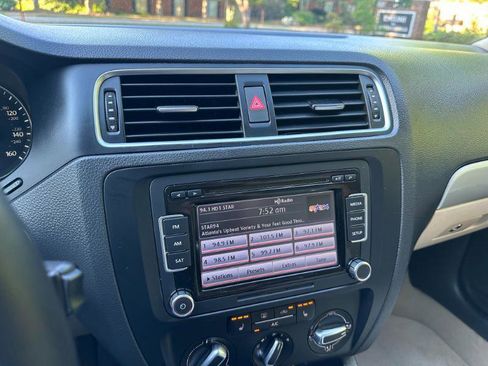 Used 2014 Volkswagen Jetta SE FWD image 25
