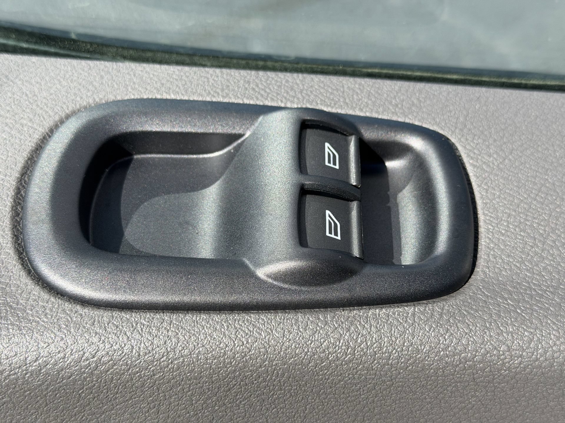 New 2026 Ford Transit 150 Low Roof w/ Load Area Protection Package RWD image 19
