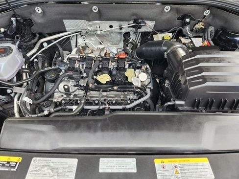 Used 2024 Volkswagen Atlas Cross Sport SEL R-Line image 33