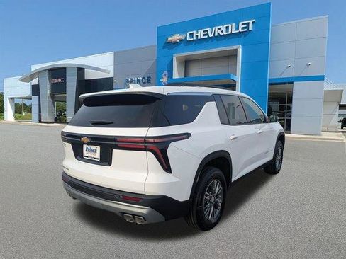 New 2026 Chevrolet Traverse LT w/ LPO, Floor Liner Package FWD image 4