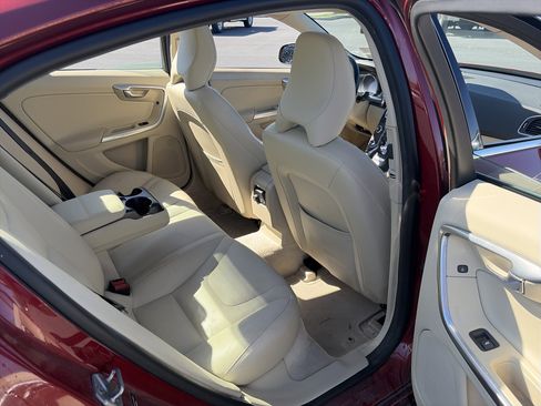 Used 2015 Volvo S60 T5 Platinum image 28