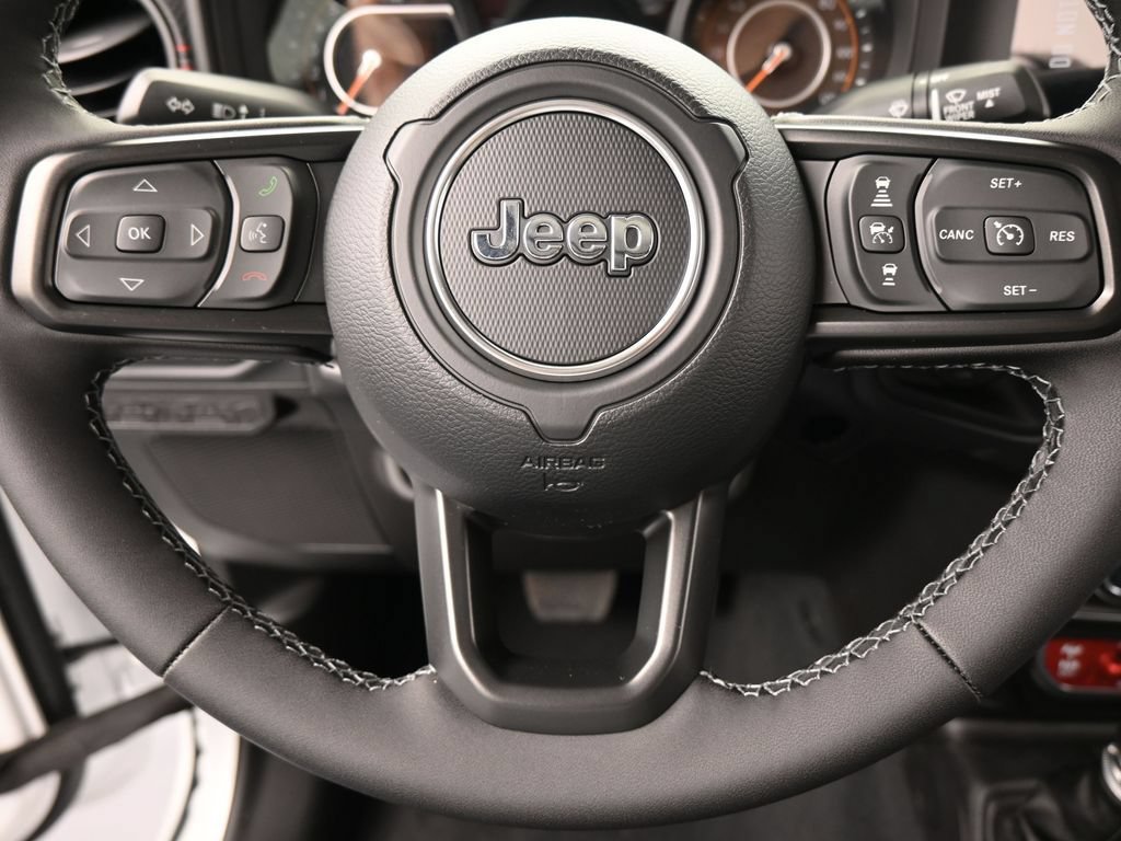 New 2026 Jeep Gladiator Rubicon w/ Steel Power Dome Hood Package AWD/4WD image 24