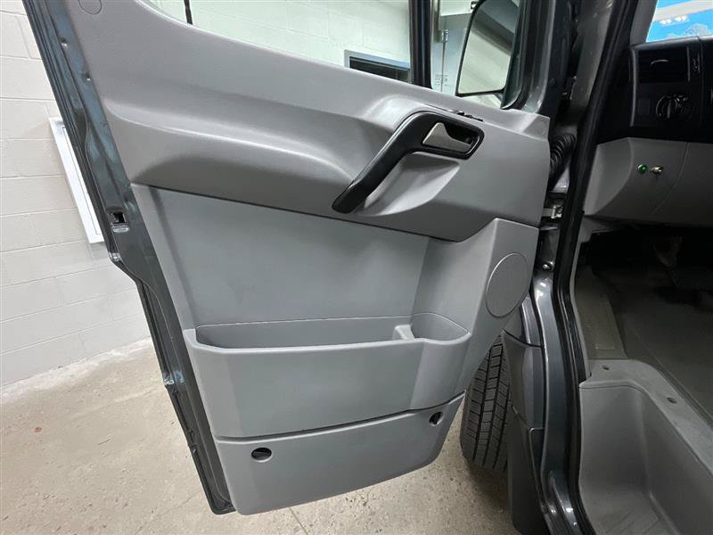 Used 2014 Mercedes-Benz Sprinter 2500 image 10