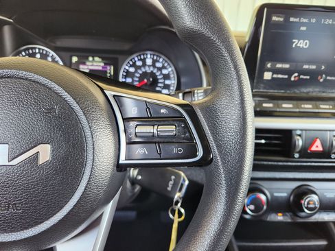 Used 2023 Kia Forte LX image 30