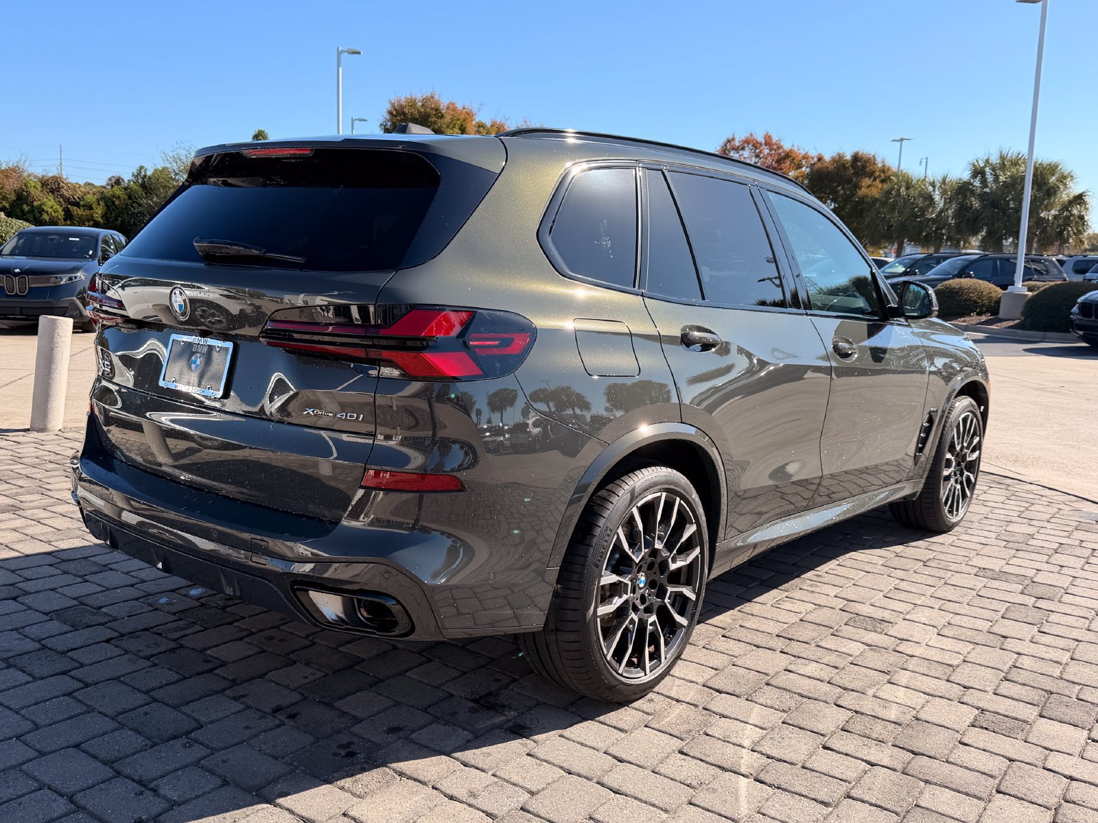 Used 2026 BMW X5 xDrive40i w/ M Sport Package AWD/4WD image 9
