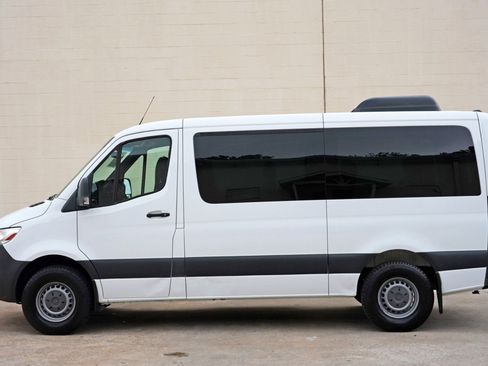 Used 2020 Mercedes-Benz Sprinter 2500 image 41