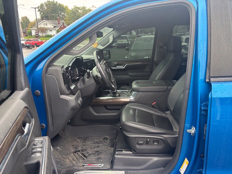 Used 2022 Chevrolet Silverado 1500 RST w/ Convenience Package II AWD/4WD image 9