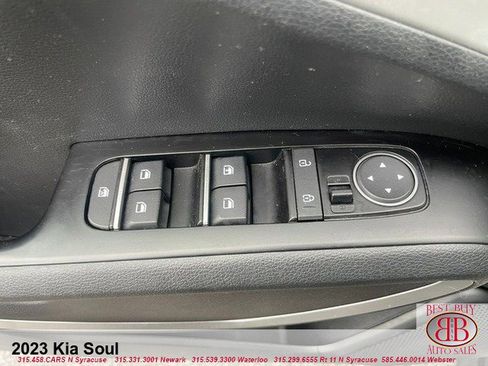 Used 2023 Kia Soul LX w/ LX Technology Package FWD image 34