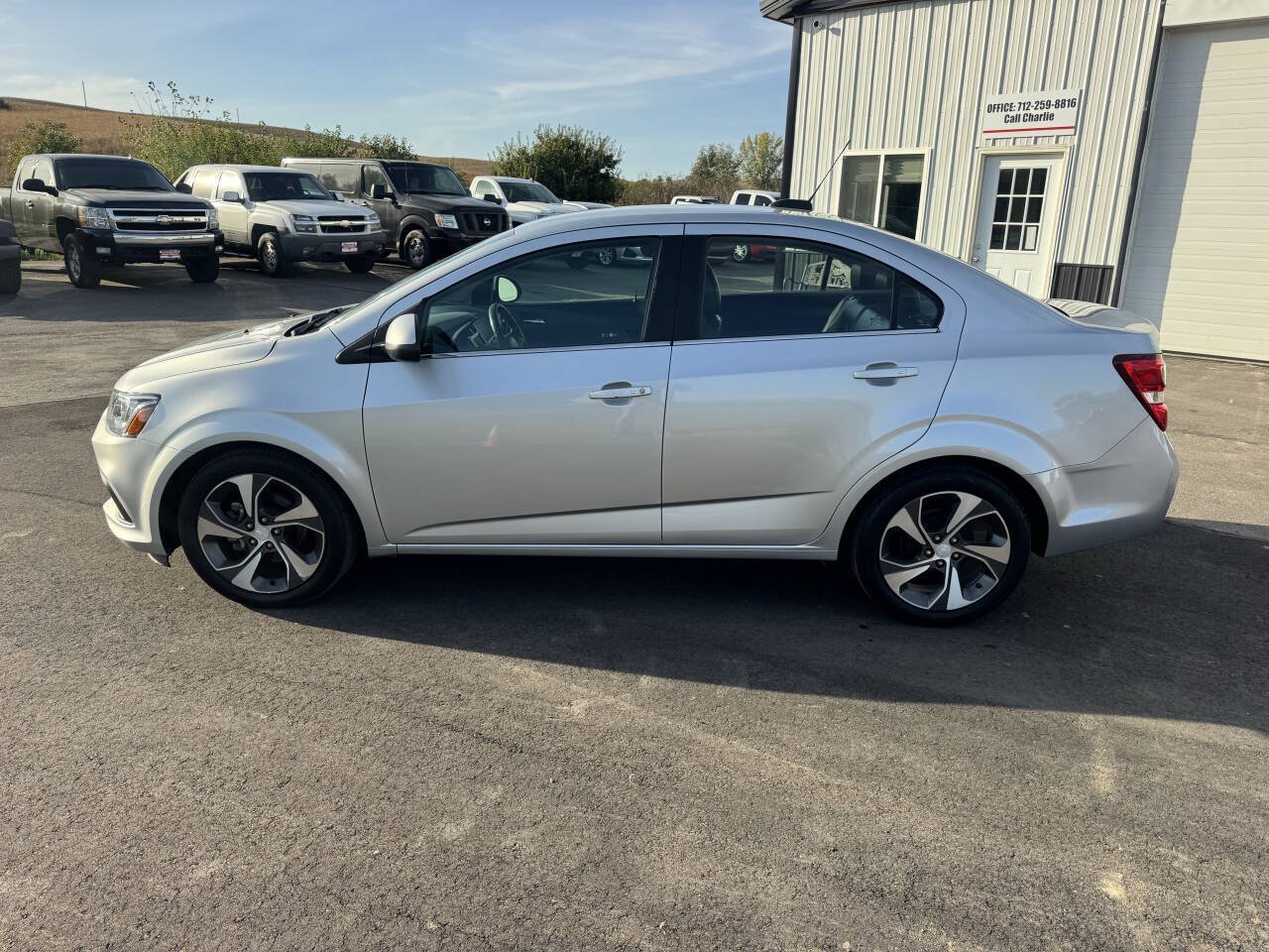 Used 2018 Chevrolet Sonic Premier FWD image 2