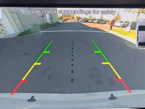 Used 2017 Ford Escape SE w/ Equipment Group 201A image 6