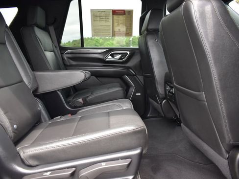 Used 2024 Chevrolet Tahoe Z71 w/ Luxury Package AWD/4WD image 15