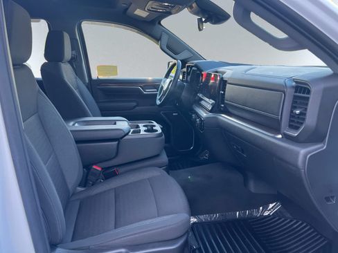 Used 2024 Chevrolet Silverado 1500 LT AWD/4WD image 20