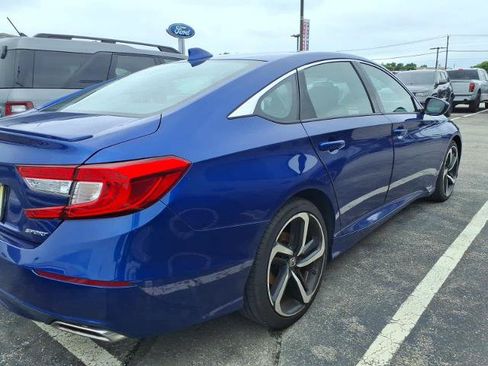 Used 2019 Honda Accord Sport image 2