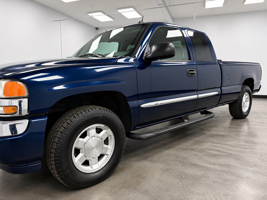 Used 2005 GMC Sierra 1500 SLE w/ Safe And Sound Package AWD/4WD image 14