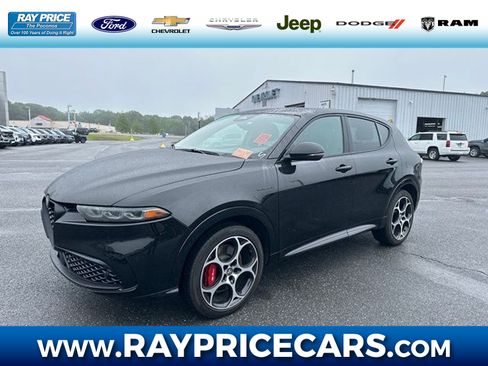 Used 2025 Alfa Romeo Tonale w/ Premium Package AWD/4WD image 1