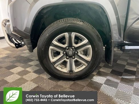 Used 2017 Toyota Tacoma Limited w/ Tow Package image 27