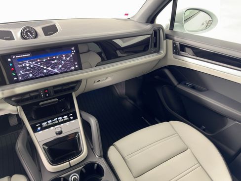 Certified 2026 Porsche Cayenne Coupe AWD/4WD image 28