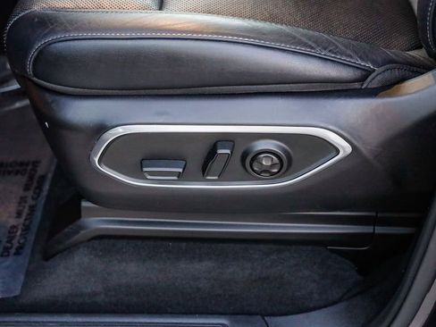 Certified 2024 Jeep Wagoneer L Series II w/ Flexible Seating Group image 23