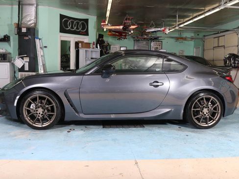 Used 2022 Toyota GR86 Premium image 6