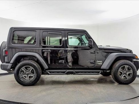 Used 2018 Jeep Wrangler Unlimited Sport S image 9