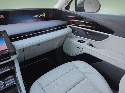 New 2026 Lincoln Nautilus Reserve image 12