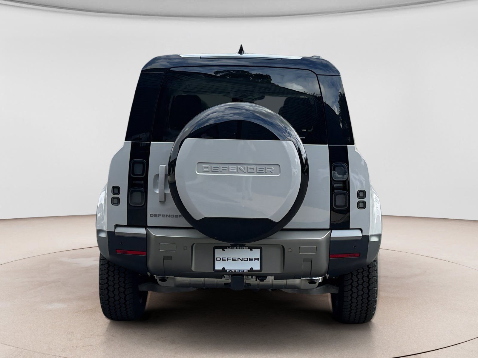 New 2026 Land Rover Defender 110 S AWD/4WD image 4