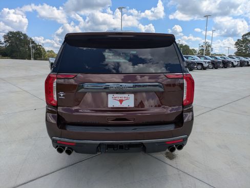 Used 2023 GMC Yukon XL Denali Ultimate w/ LPO, Floor Liner Package AWD/4WD image 6
