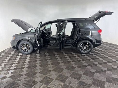 Used 2017 Dodge Journey SE w/ Flexible Seating Group FWD image 7