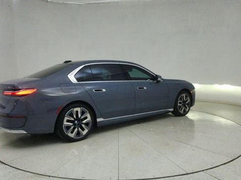 Used 2023 BMW i7 xDrive60 image 78