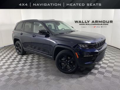 Used 2023 Jeep Grand Cherokee Limited w/ Black Appearance Package