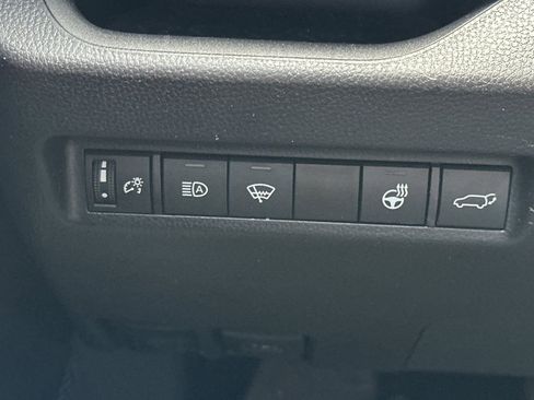 Used 2021 Toyota RAV4 XLE Premium image 30