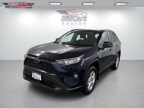 Used 2021 Toyota RAV4 XLE w/ Convenience Package AWD/4WD image 1