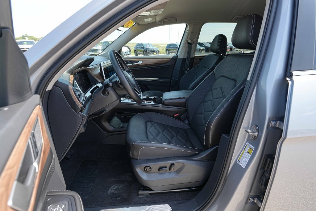 Used 2026 Volkswagen Atlas SE AWD/4WD image 18