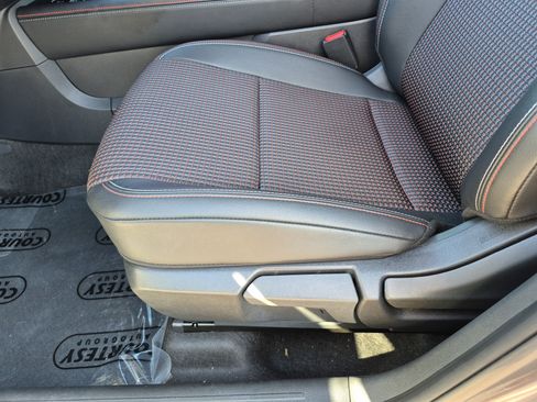 Certified 2025 Nissan Kicks SR FWD image 22