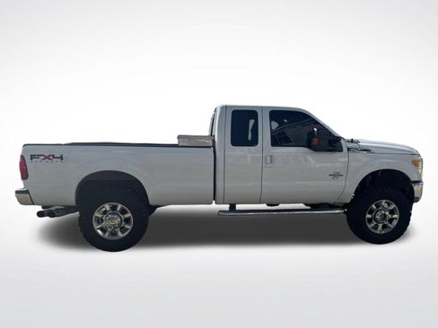 Used 2011 Ford F250 Lariat w/ Lariat Interior Pkg AWD/4WD image 8