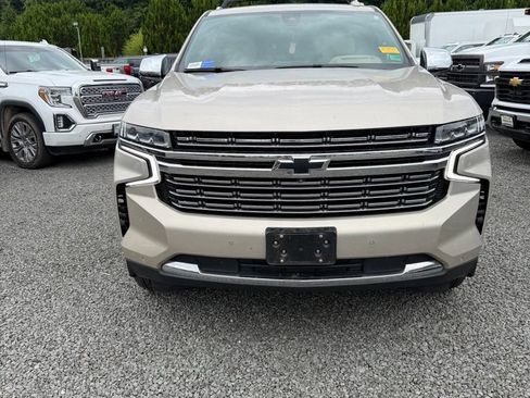 Used 2021 Chevrolet Tahoe Premier w/ Premium Package AWD/4WD image 2